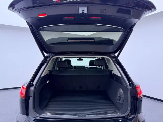 Volkswagen Touareg — Фото автомобиля 8