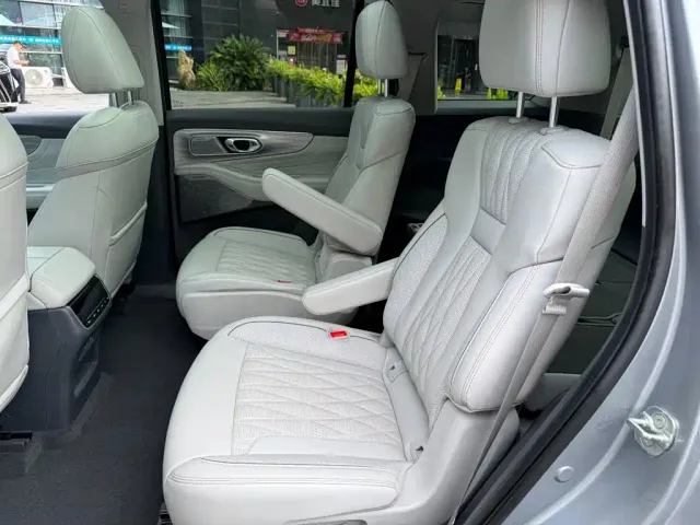 GAC Trumpchi GS8 — Фото автомобиля 10