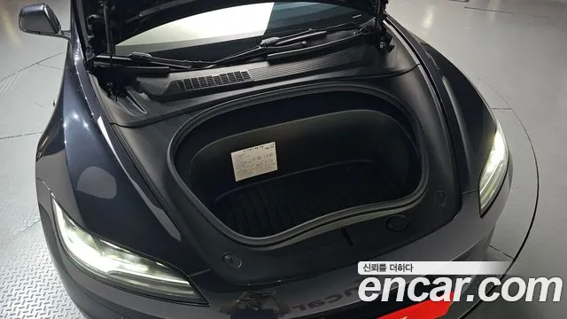 Tesla Model 3 — Фото автомобиля 5