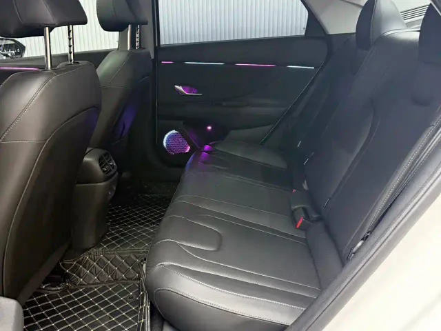 Hyundai Elantra — Фото автомобиля 20