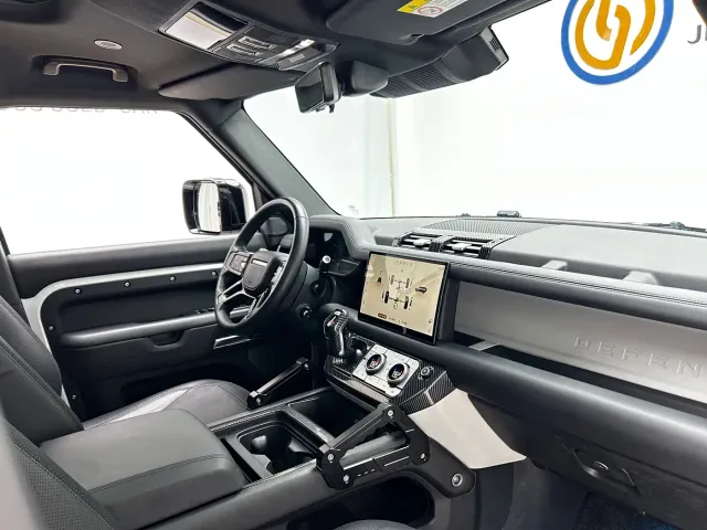 Land Rover Defender — Фото автомобиля 22