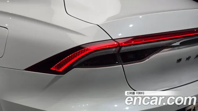 Hyundai Grandeur (New) Hybrid — Фото автомобиля 8