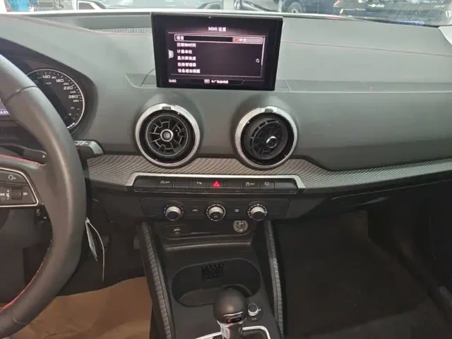 Audi Q2L — Фото автомобиля 12