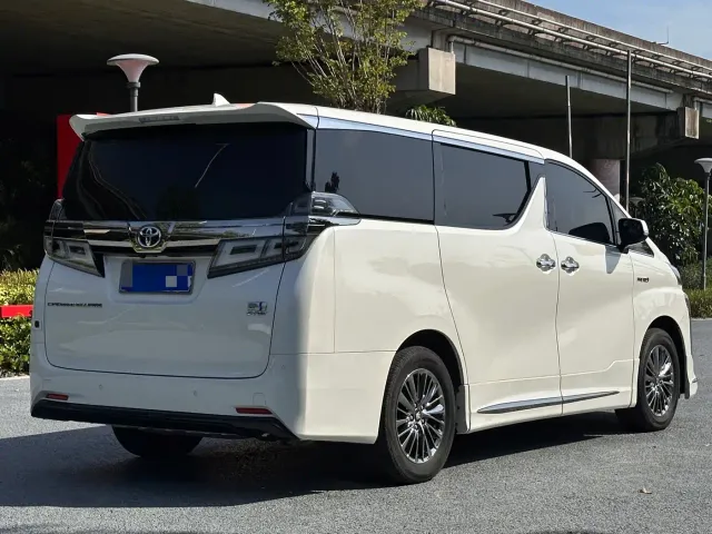 Toyota Vellfire — Фото автомобиля 4