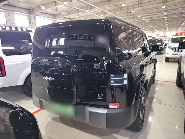 Fang Cheng Bao Titanium 7 2025 AWD Base Model — Фото автомобиля 6