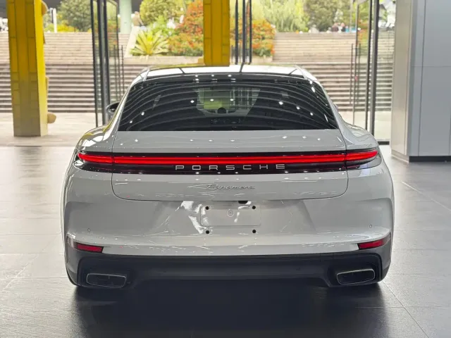 Porsche Panamera — Фото автомобиля 6