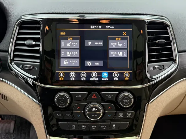Jeep Grand Cherokee — Фото автомобиля 18