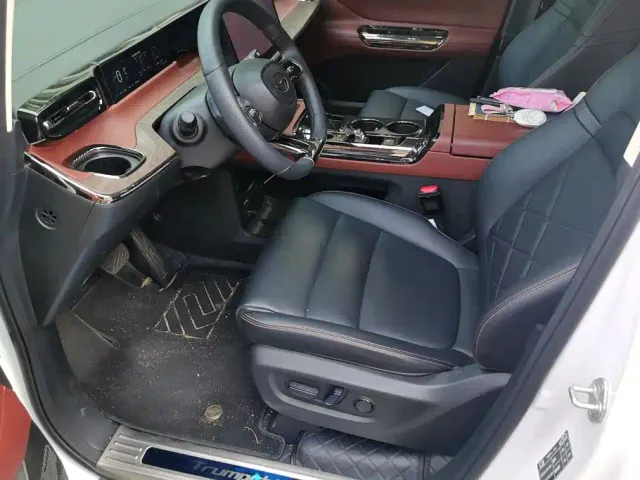 GAC Trumpchi E8 — Фото автомобиля 9