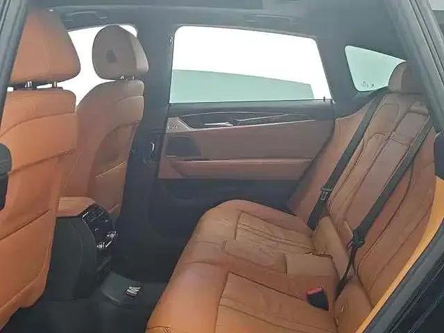 BMW 6 Series Gran Turismo — Фото автомобиля 16