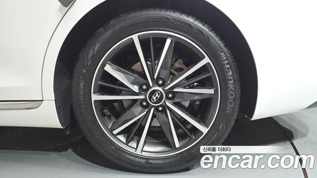 Hyundai Grandeur Новый Grandeur IG — Фото автомобиля 18