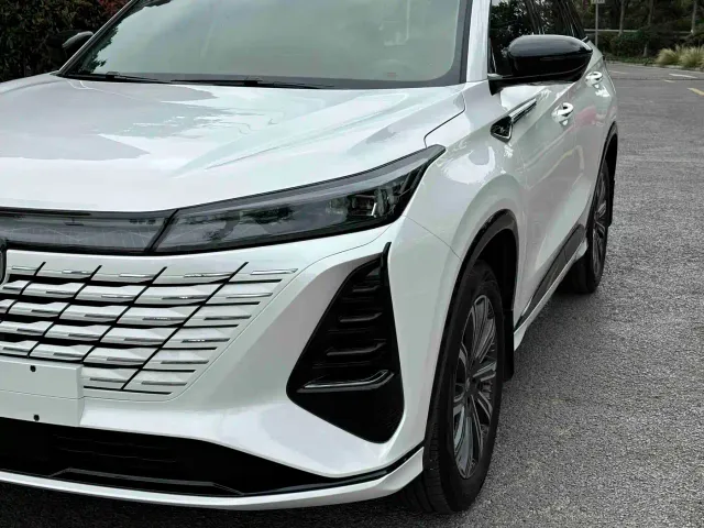 Changan CS75 Plus — Фото автомобиля 16