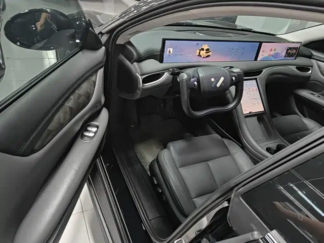 IM Motors L6 — Фото автомобиля 15