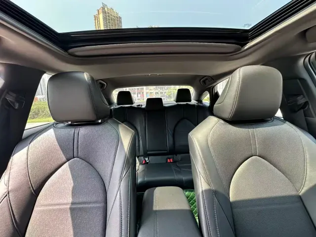 Toyota Avalon — Фото автомобиля 20