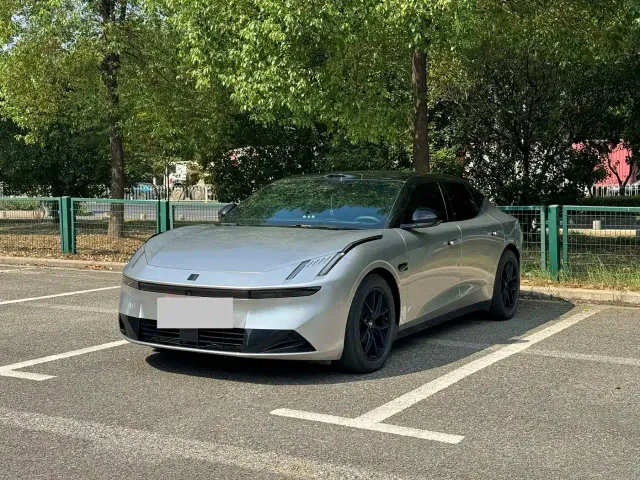 Фотография автомобиля — Lynk & Co 10 EM-P