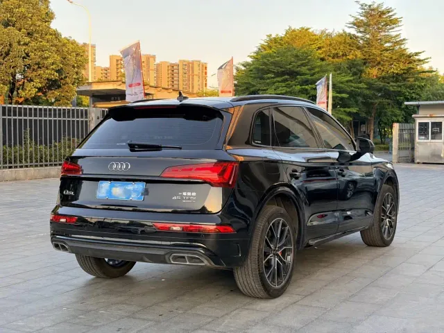 Audi Q5L — Фото автомобиля 4