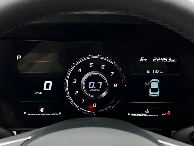 Hyundai Elantra 2022 1.5L CVT LUX Premium Edition — Фото автомобиля 14