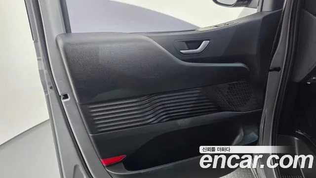 Hyundai Staria — Фото автомобиля 13