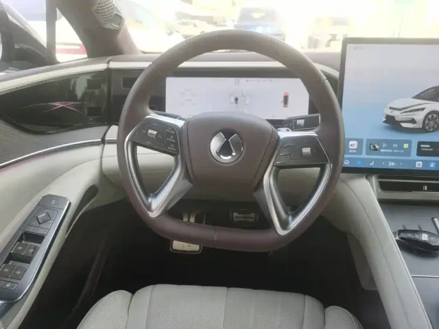 Denza Z9GT — Фото автомобиля 14