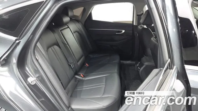 Hyundai Sonata — Фото автомобиля 17
