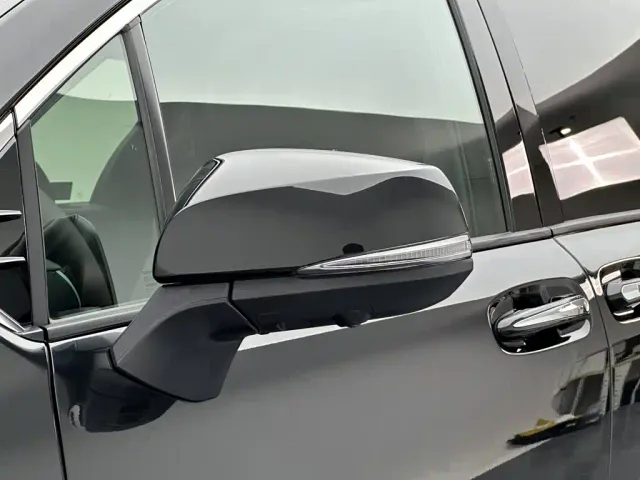 Toyota Granvia — Фото автомобиля 13
