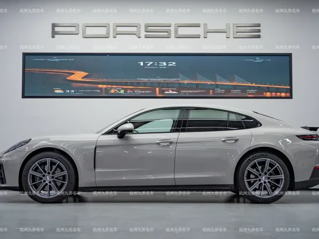 Porsche Panamera — Фото автомобиля 8