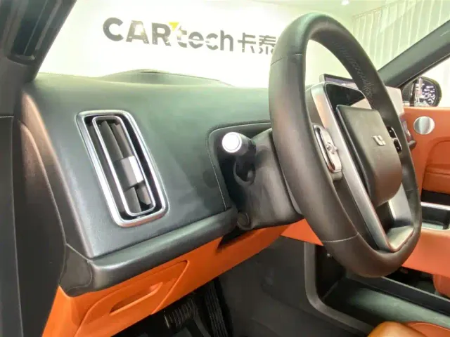 Li Auto L8 — Фото автомобиля 12