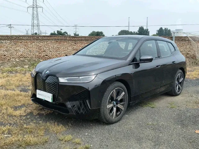 Фотография автомобиля — BMW iX
