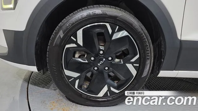 Kia Niro — Фото автомобиля 5