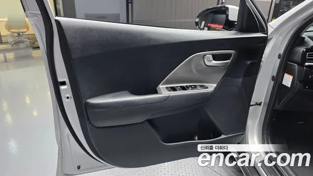 Kia Niro Niro Plus Air — Фото автомобиля 24