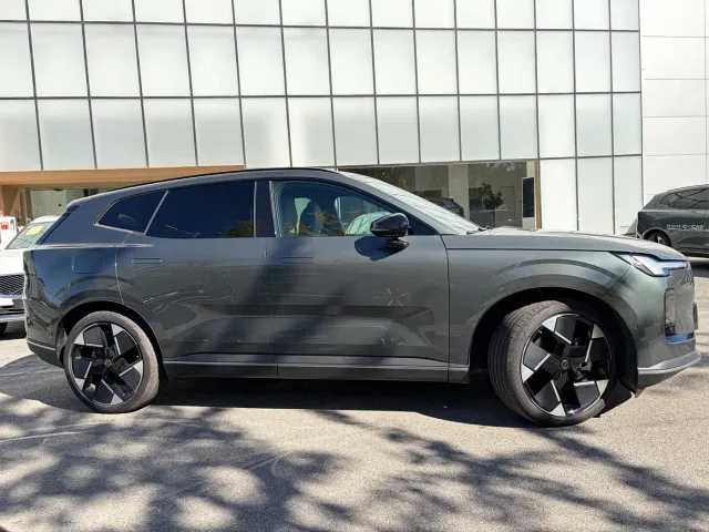 Volvo XC70 Plug-in Hybrid — Фото автомобиля 7