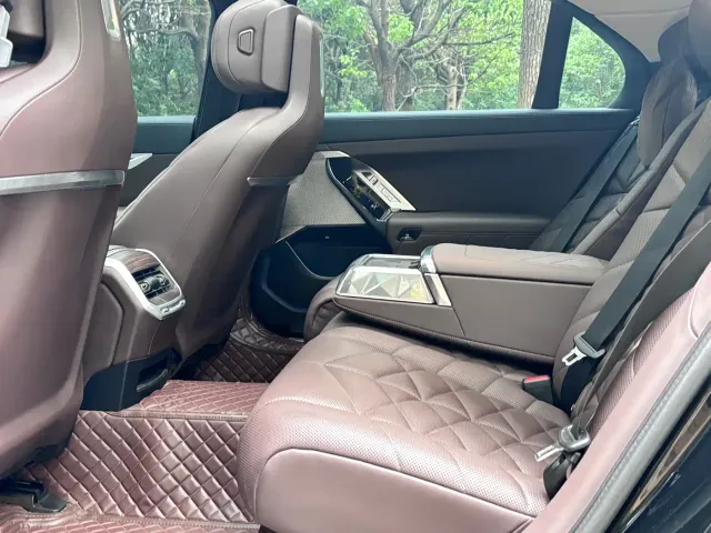 BMW 7 Series — Фото автомобиля 6
