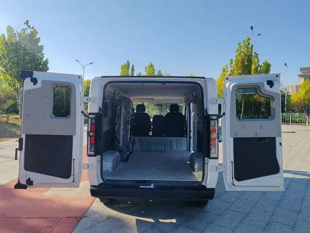 Shineray Xinyuan E3 — Фото автомобиля 9