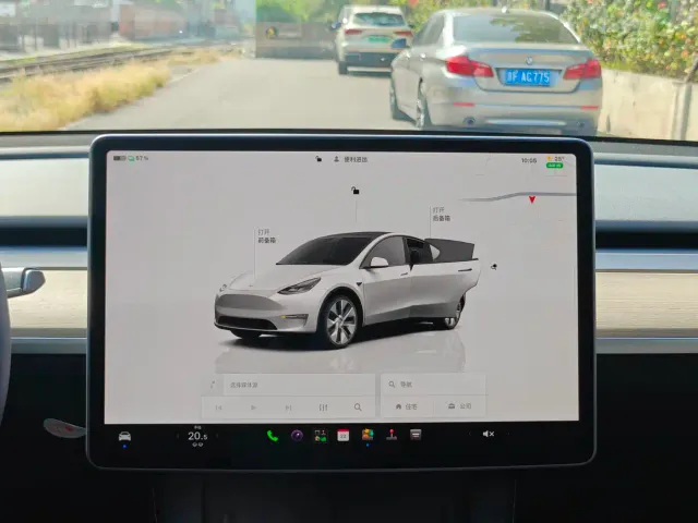 Tesla Model Y — Фото автомобиля 20