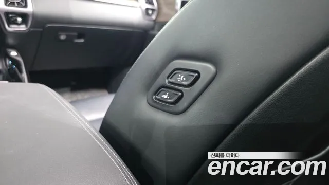 Kia Sorento Sorento 4-е поколение Бензин 2.5T 2WD — Фото автомобиля 28