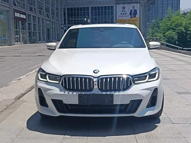 BMW 6 Series Gran Turismo — Фото автомобиля 2