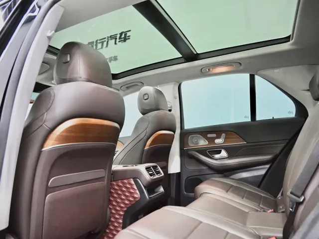 Mercedes-Benz GLE-Class — Фото автомобиля 14