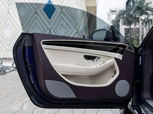 Bentley Continental — Фото автомобиля 15
