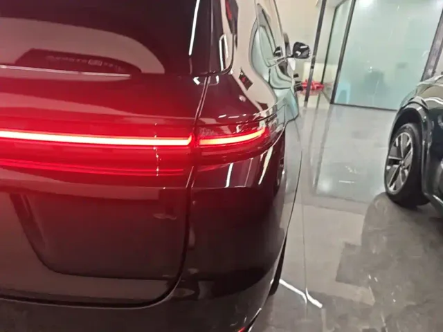 Li Auto L9 — Фото автомобиля 7