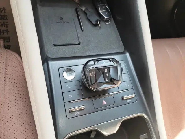BYD Song L EV — Фото автомобиля 10