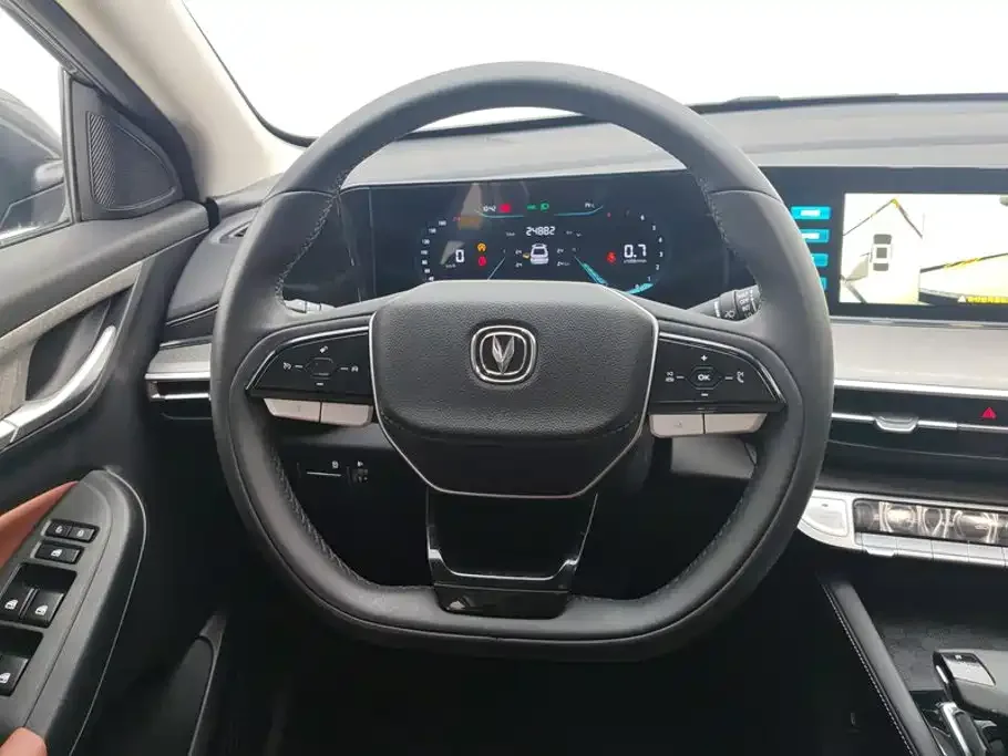 Changan Eado 2024 PLUS Blue Whale NE 1.4T GDI DCT High Performance Edition — Фото автомобиля 15