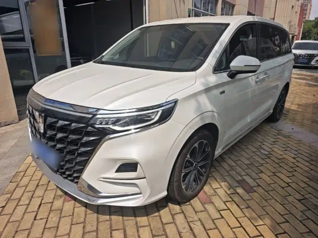Фотография автомобиля — Roewe iMAX8