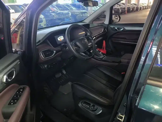 GAC Trumpchi M6 — Фото автомобиля 15