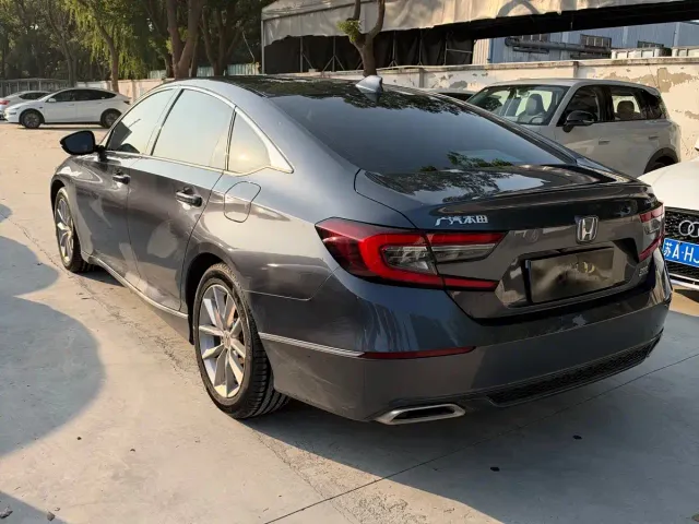 Honda Accord — Фото автомобиля 15
