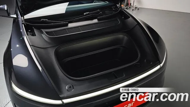 Tesla Model Y — Фото автомобиля 5