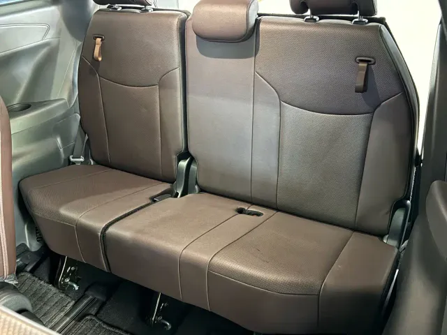 Toyota Granvia — Фото автомобиля 23