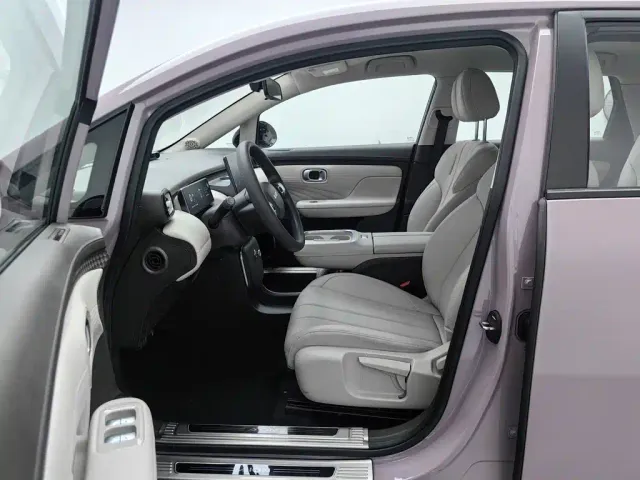GAC Aion UT — Фото автомобиля 10