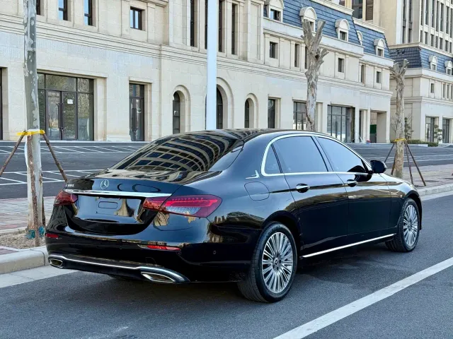 Mercedes-Benz E-Class — Фото автомобиля 10