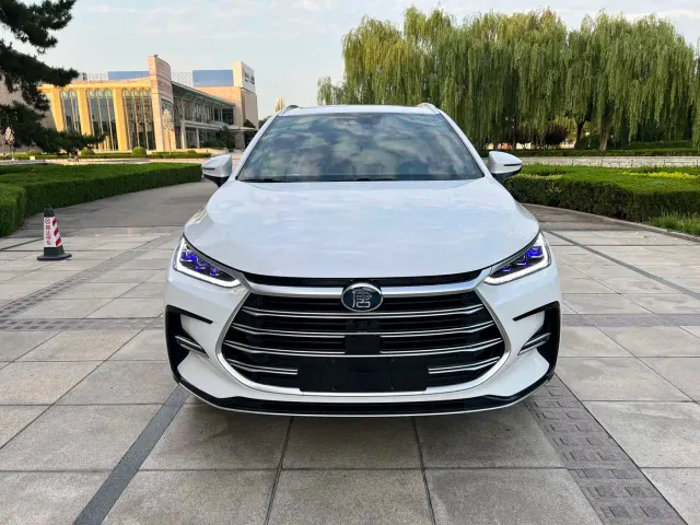 Фотография автомобиля — BYD Tang