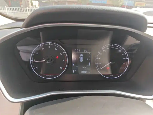 Geely Binyue — Фото автомобиля 11