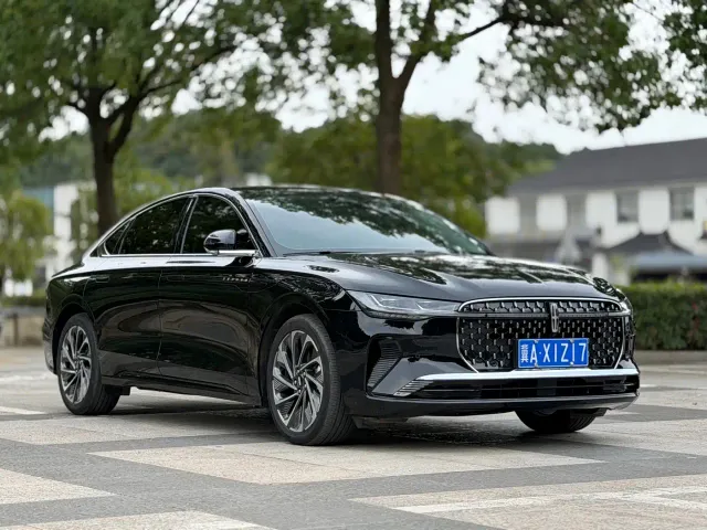 Lincoln Z — Фото автомобиля 3